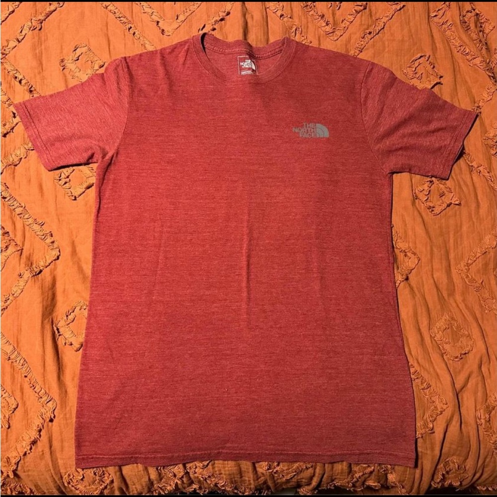 Men’s medium the north face tee